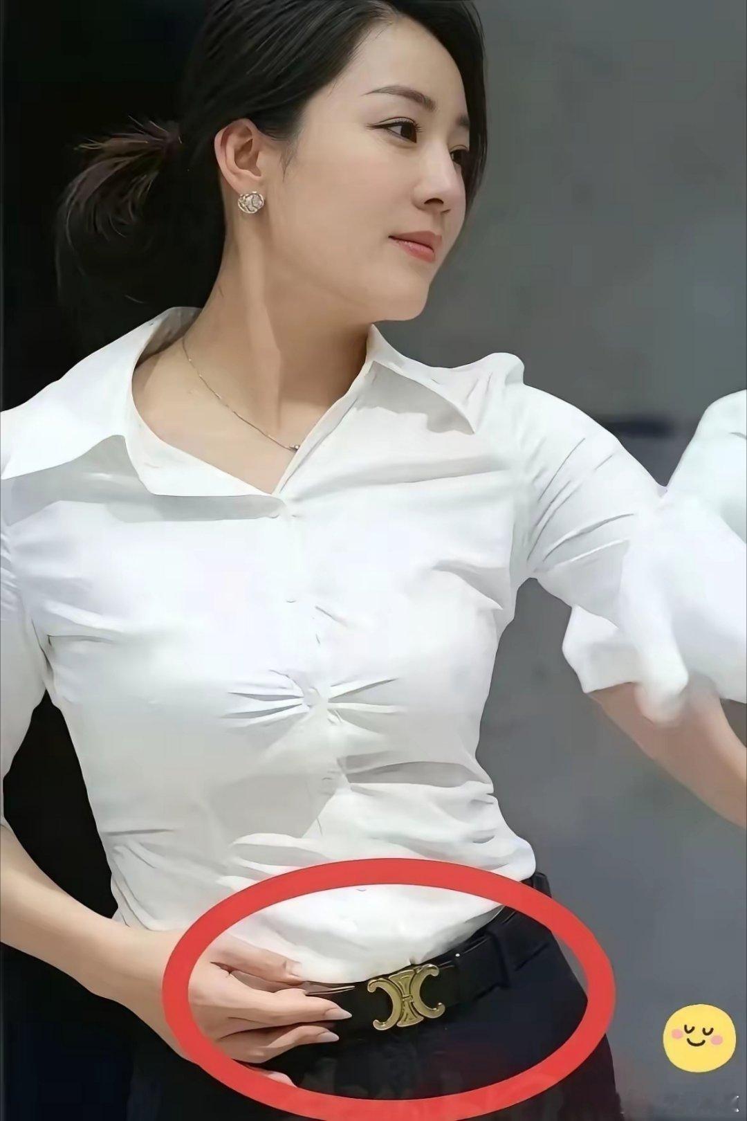 一条五千块皮带，看懂秦主任争议的底层逻辑网上热议的“秦主任”，一开始众人以为是体