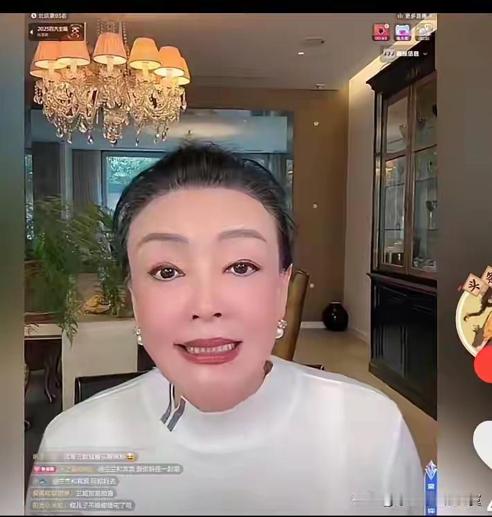 厉害了，兰姐家做直播都是到深夜去，努力做事情的人最可爱了。兰姐年纪大了，也不怕，