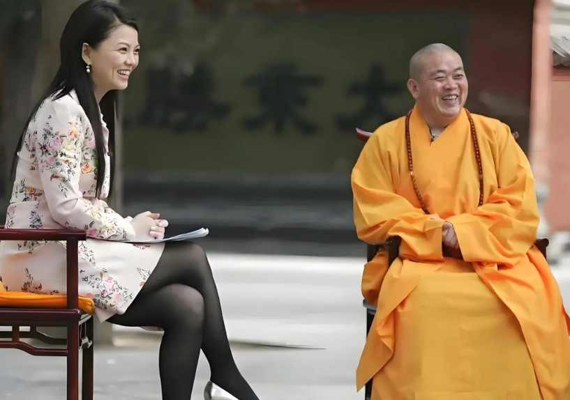 2008年4月2日，主持人李湘上少林寺采访释永信，在寺院中，李湘问，方丈的武功怎