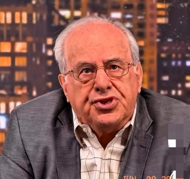 美国经济学家沃尔夫曾直言不讳的指出——中国经济服务于人民，而美国人民服务与经济。