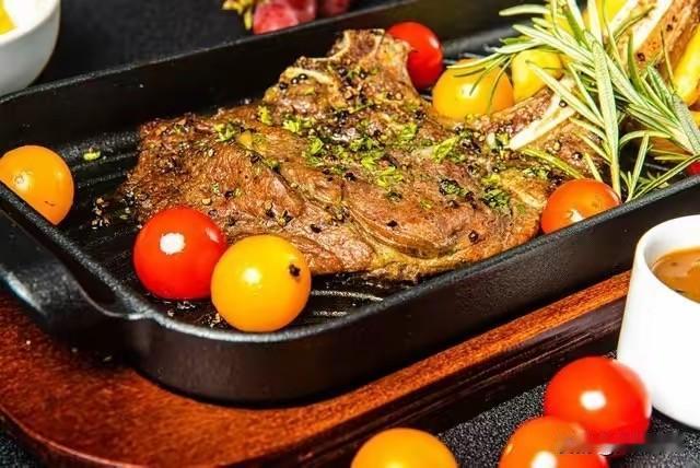 吃自助餐，想要吃回本的人，不会吃，你就按照以下顺序吃，就能够轻轻松松吃回本。1