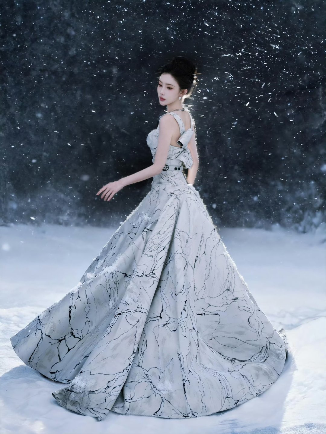 孟子义两套礼服来了，极致反差啊白雪公主和玫瑰女王