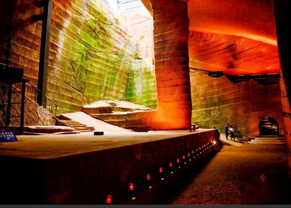 1992年，浙江一村民在山中深潭，抓到了一条37斤的大鱼。他便想把潭水抽干捕鱼，