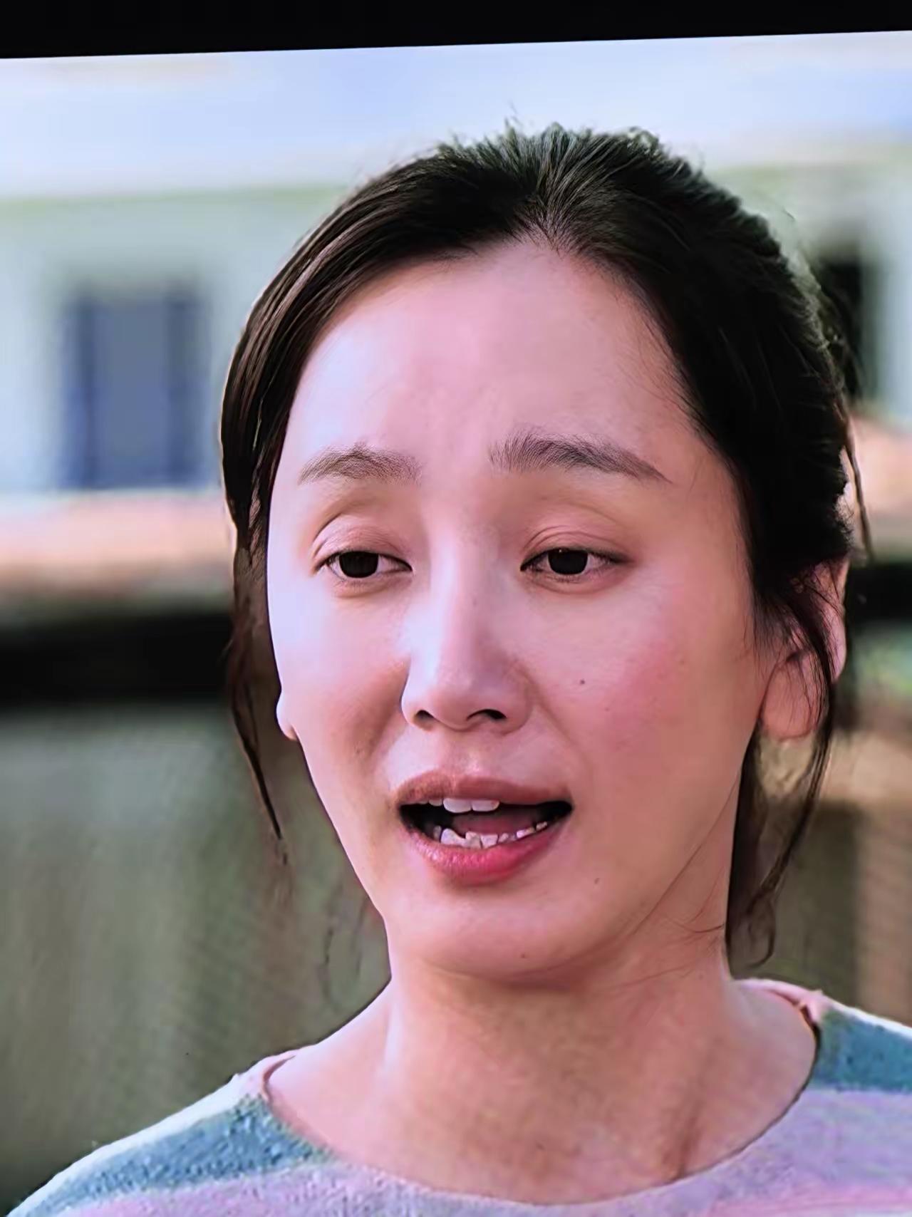 追剧《我的山与海》不料被董晴的精湛演技紧紧吸引了。创业三人组里，她演的最真实