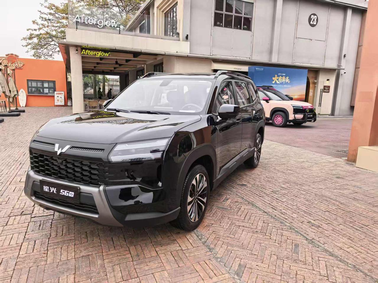 人民需要大而便宜的SUV，于是五菱星光560它来了！从名字就可以看出端倪：5代