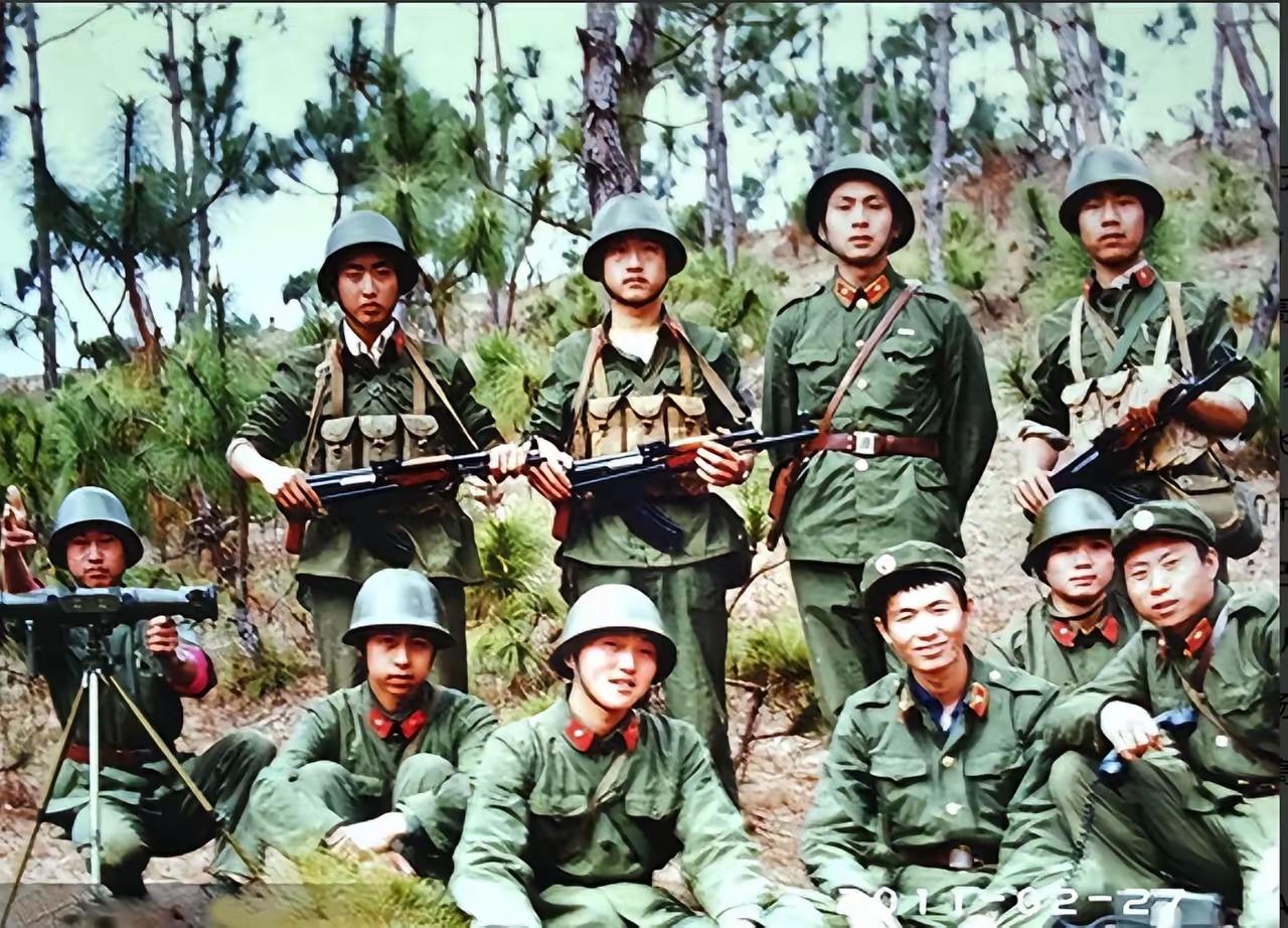 1979年，对越自卫反击战，临战前，连长带全连去了一个地方，走到半山腰，战士们愣