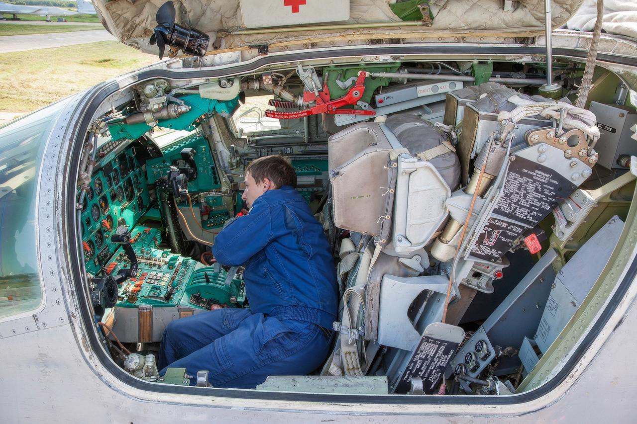 图波列夫Tu-22M3模拟但非常坚固的座舱。