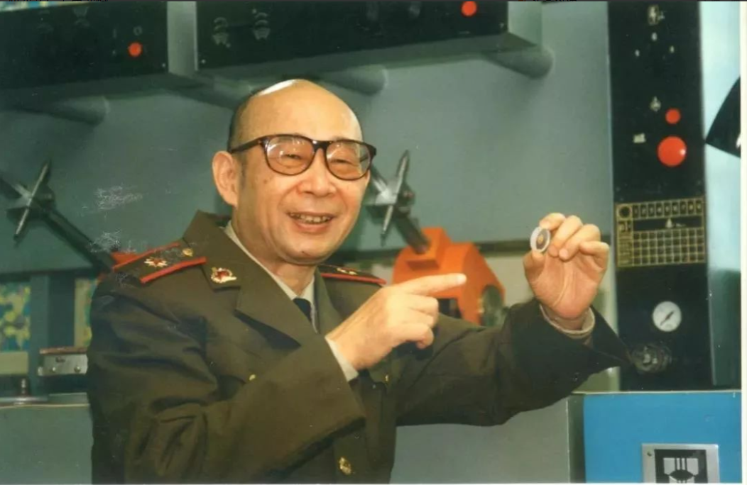 “我花了20年时间，花了国家那么多钱，搞成这样，我是有罪的。”1993年冬天，高