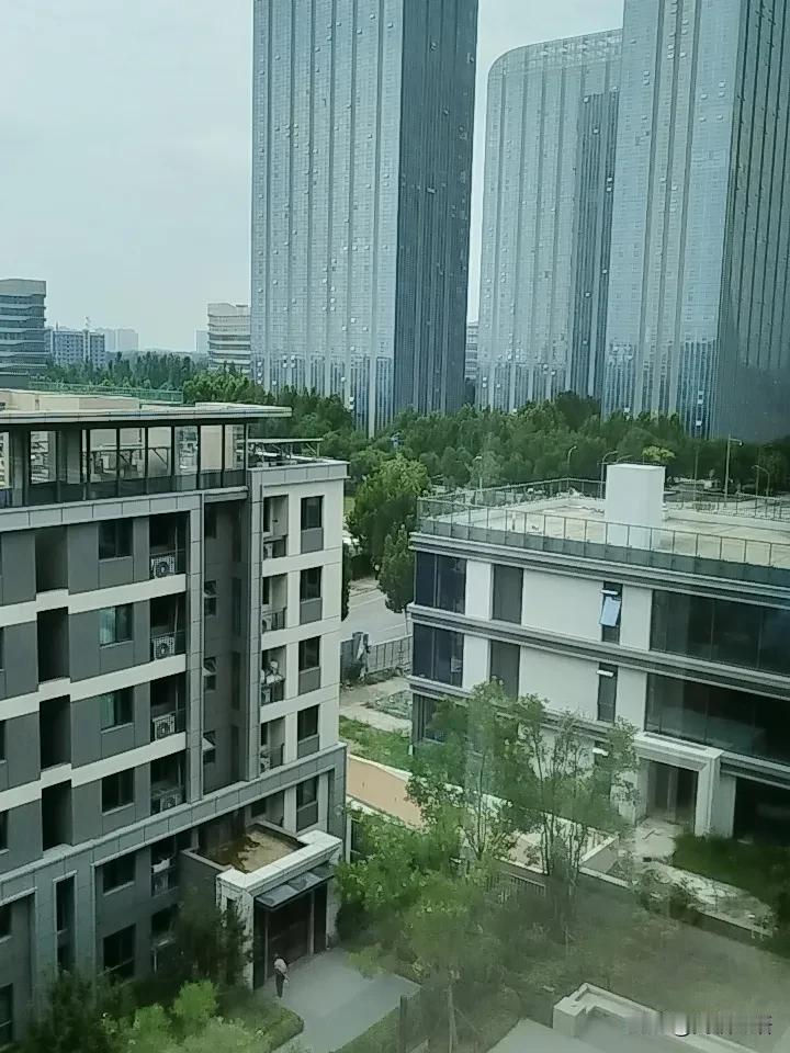 古往今来，任何专家学者对《道德经》的解读，都是一孔之见，绝不可能真正悟道老子。