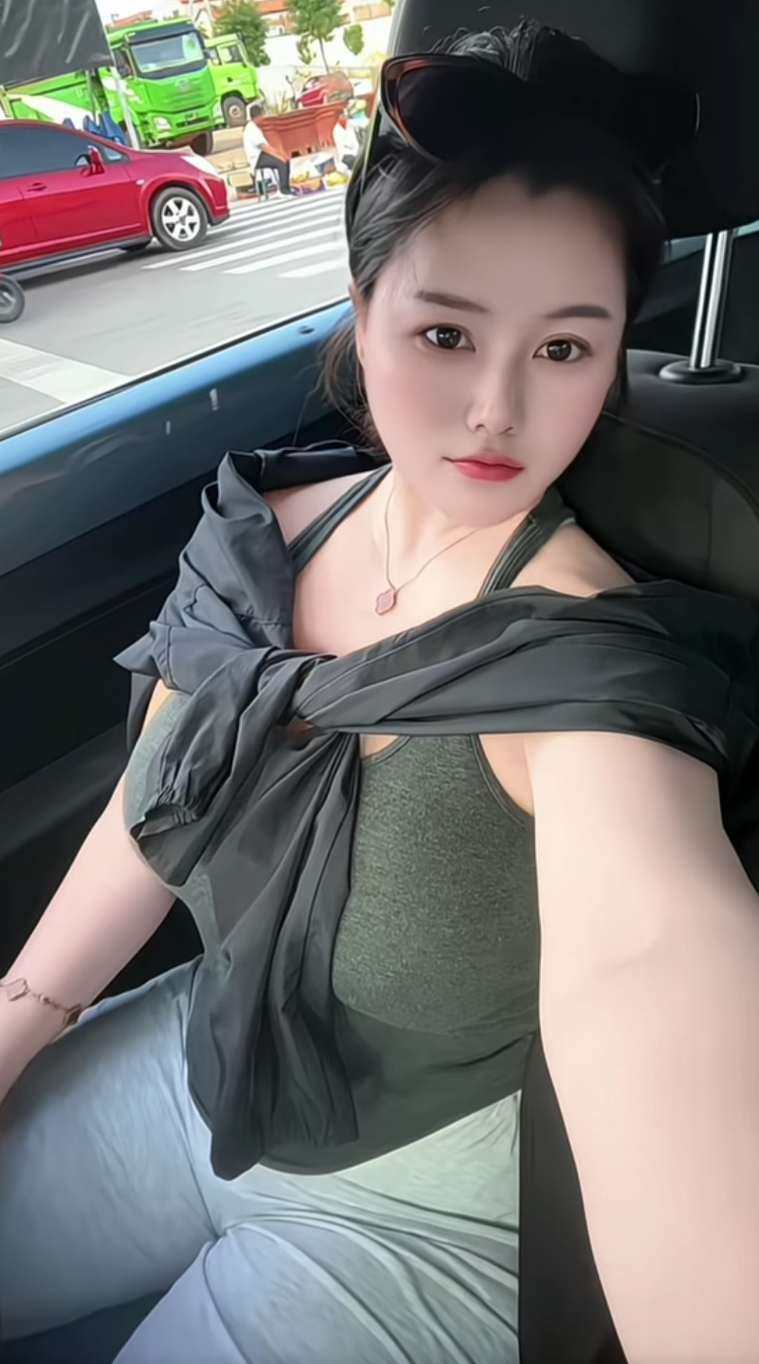 一念执着万般皆苦，一念放下皆是重生”，如果无能为力，那就顺其自然，如果心无所待，那就随遇而安。