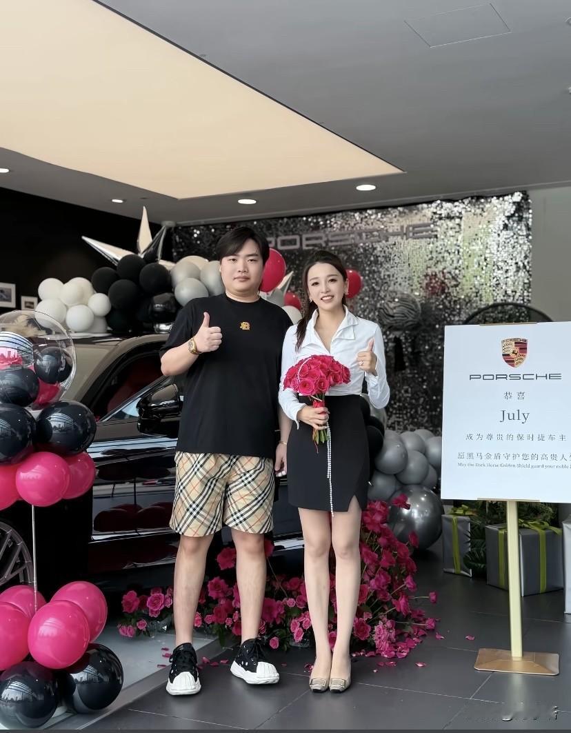 你认为名媛应该具备哪些特质?两年卖出340台保时捷，既说明销冠的厉害，也说明青岛