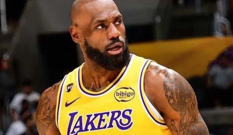 湖人脆败黄蜂：双星68分难掩18分惨败，连续主场失守揭示结构困局