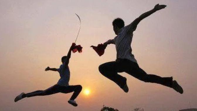 真正的好功夫，从来不是一套死动作，而是一把藏在身体里的“万能钥匙”。