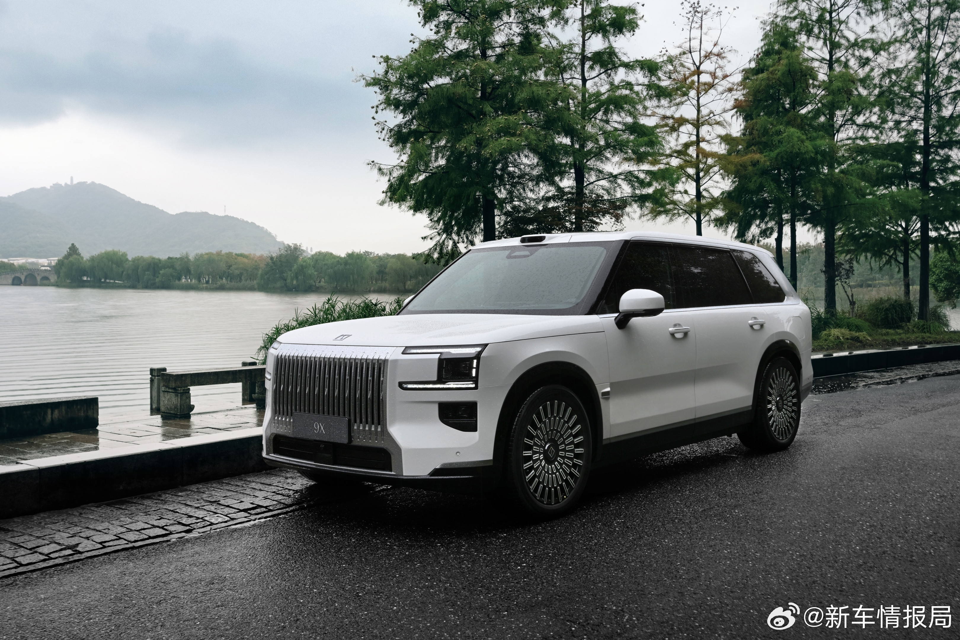 极氪9X五座版开启预售极氪9X五座版今天开启预售，相关预售权益也一并发布。从官