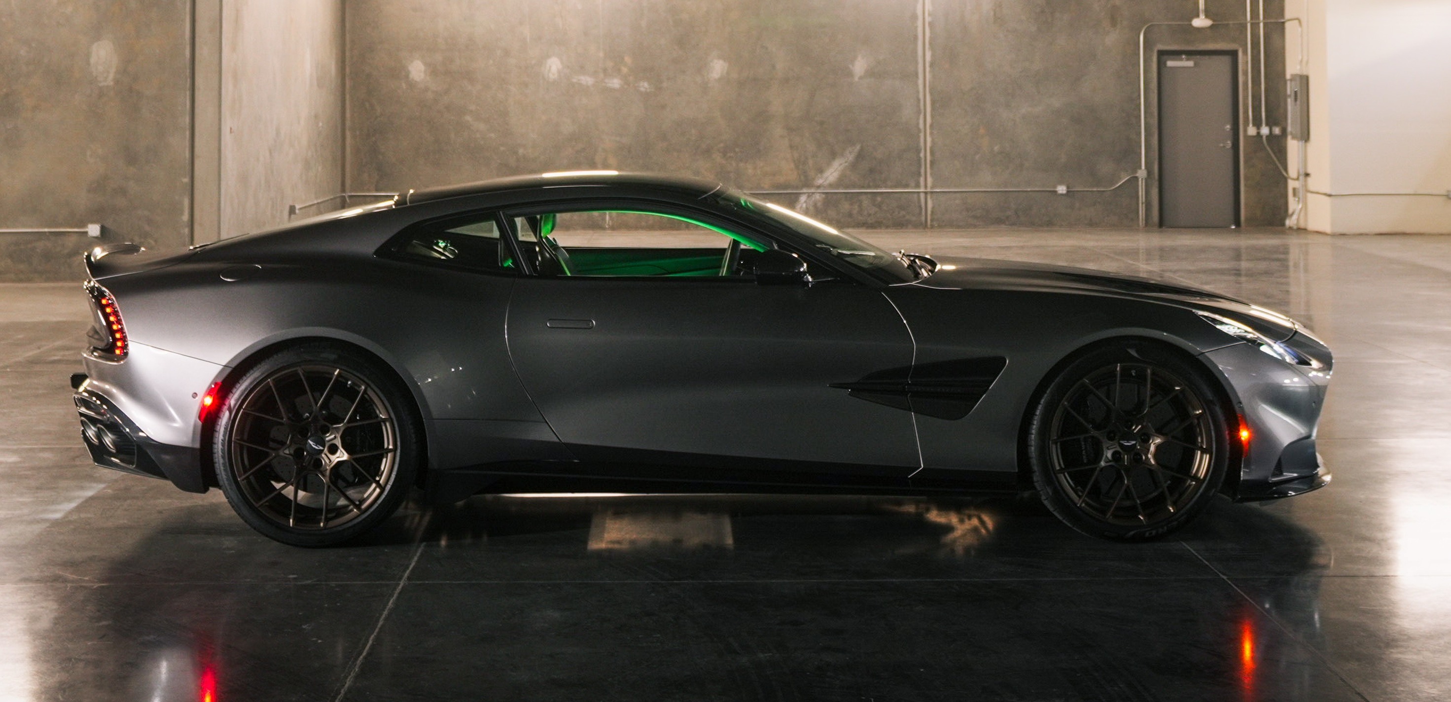 AstonMartinVanquish阿斯顿马丁astonmartin阿斯顿
