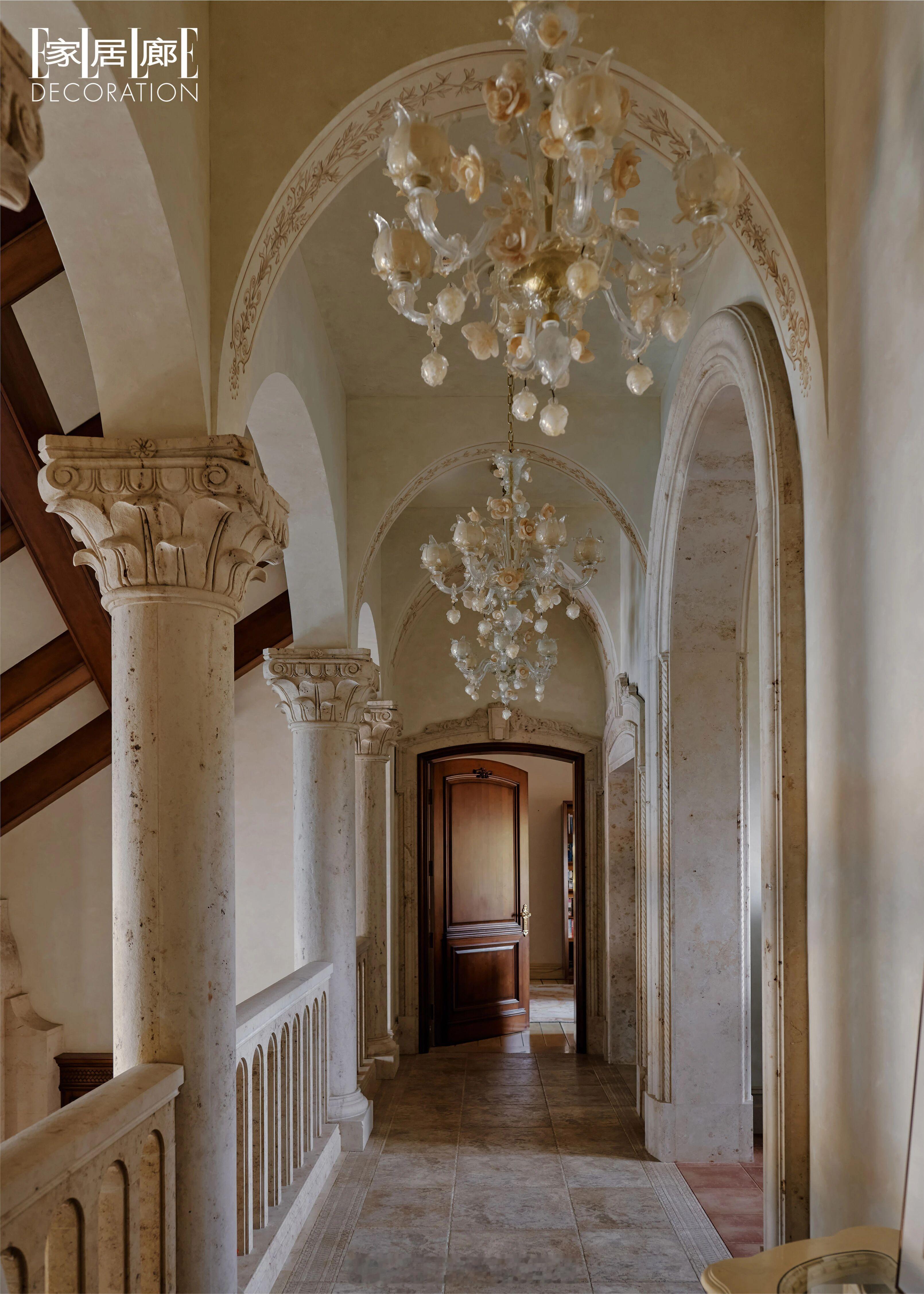 《武林外传》里面的邢捕头，公布了自己在南京的别墅豪宅。这栋房子他和妻子装修了5年