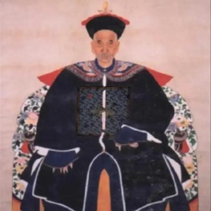 三朝老臣张廷玉晚年实在干不动了，就向乾隆请求退休！张廷玉，1672年出生在北京