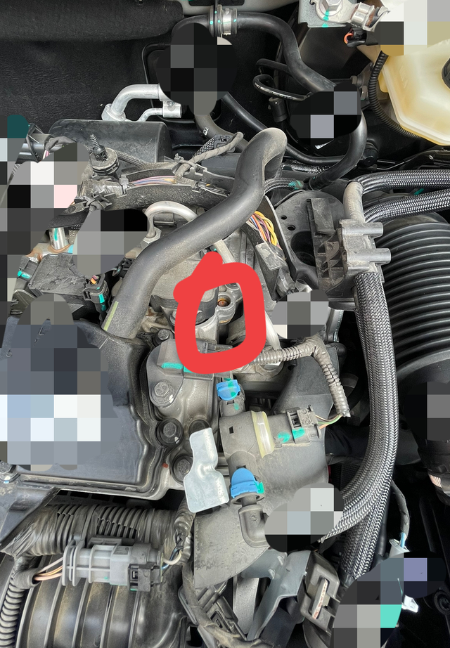 发动机生锈这里生锈了，有相同情况吗？