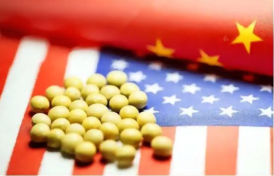 搬起石头砸了自己的脚的典范：美国搞了个DNA溯源法，用来分辨新疆棉。但却被中国用