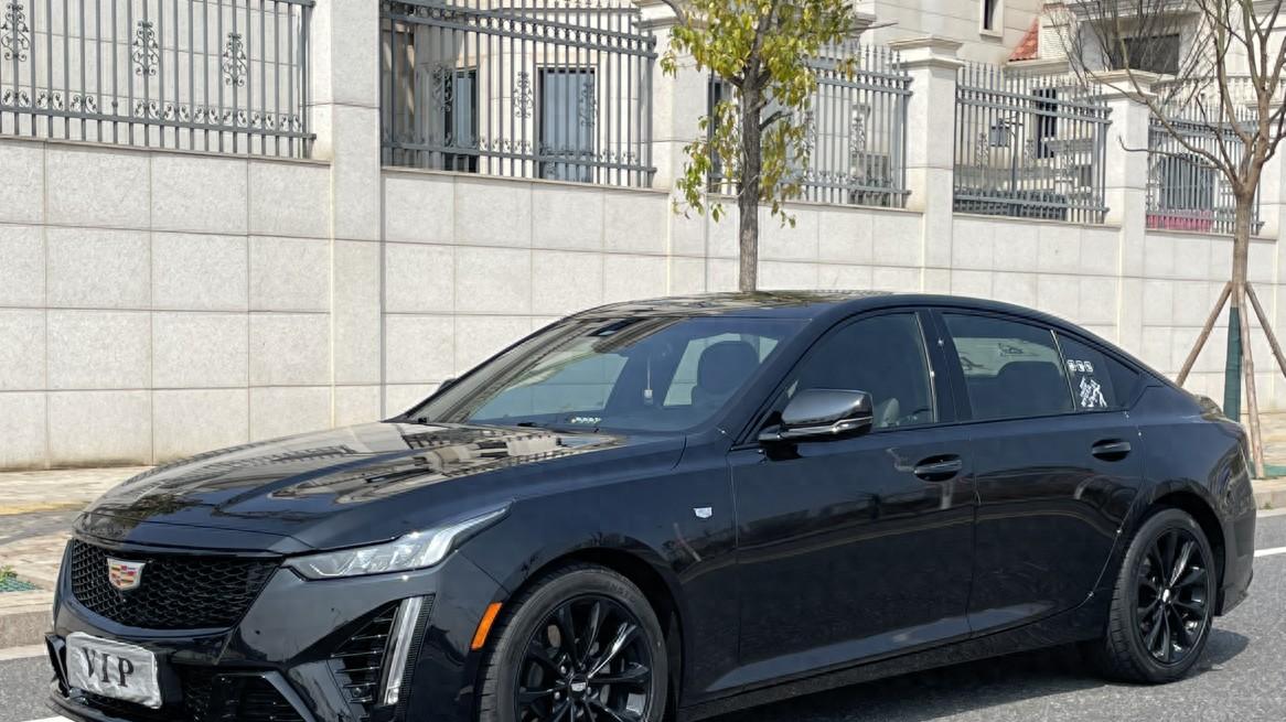 2021款凯迪拉克CT5,5万公里,16.5万,适合家用吗?