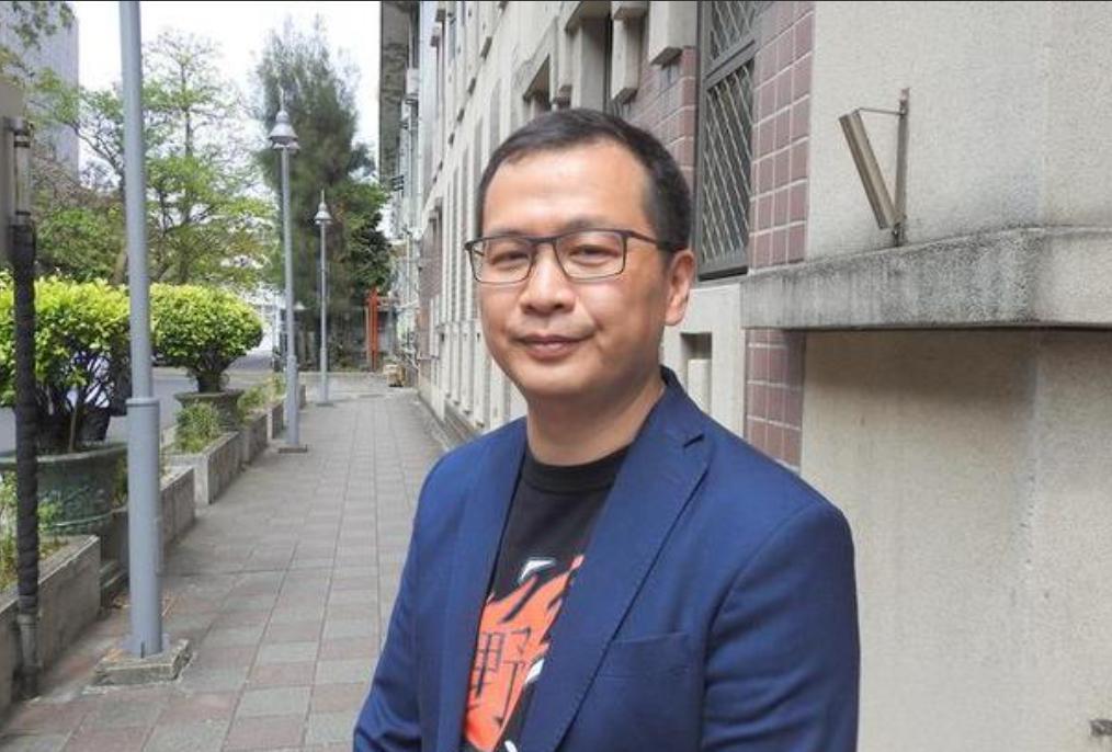 重磅消息！10月3日，针对中天举办的第三轮国民党主席候选人辩论会，候选人罗智强做