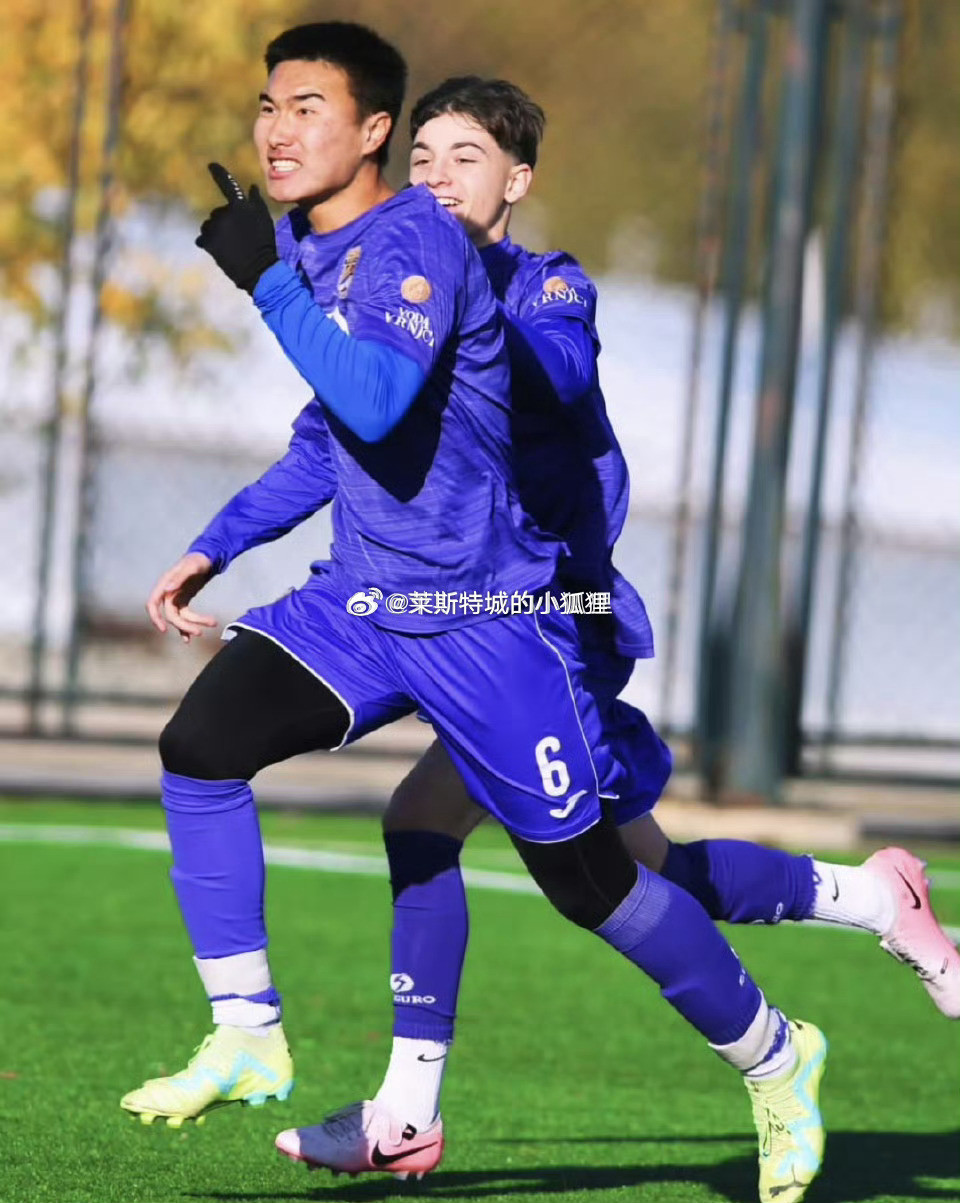 塞尔维亚全国U17联赛17岁中国球员姜轶祥代表格拉菲卡出场24次打进6球此外