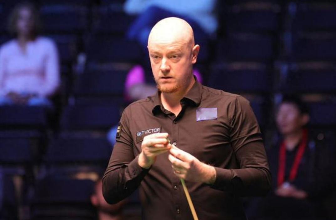 今天，2025年斯诺克英锦赛资格赛第三日，头号种子和世界冠军为何集体出局？让我们