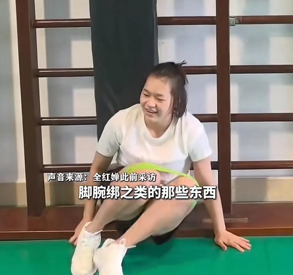 一段全红婵训练的视频流传出来，全红婵整个人看起来肉眼可见的胖了一圈。这个身体基