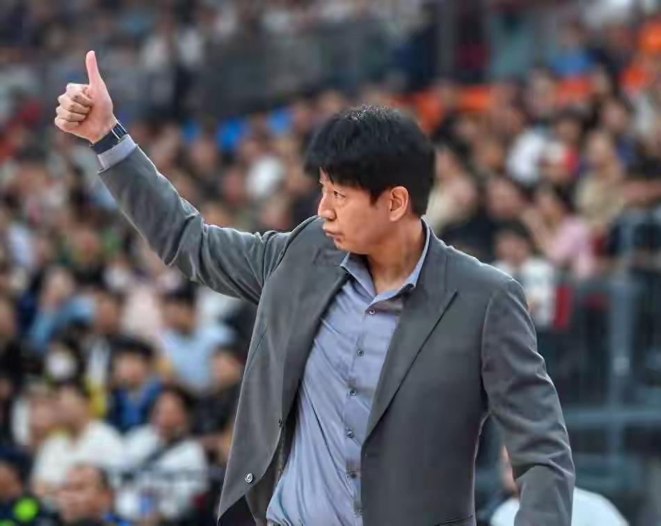 只有经历风雨才能见彩虹，山东男篮已经很久很久没有体验CBA争强取胜的时光了，如今