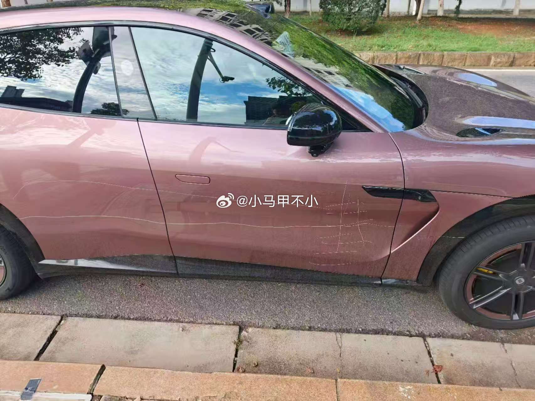 额。。。。这个也太离谱了​​​