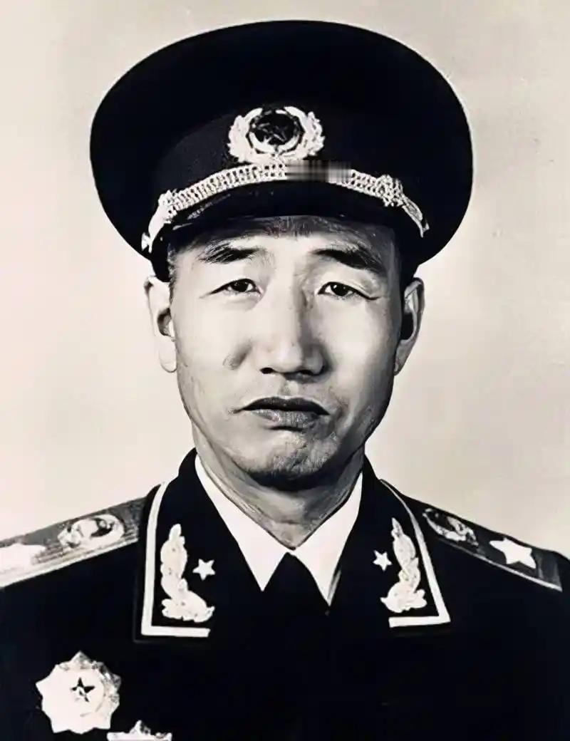 史实梗概1985百万大裁军酝酿阶段，徐向前元帅从中部战略预备队的定位出发，