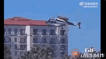 啪叽一下！它螺旋式直接“亲吻”大地，玩嗨了的直升机糗大发了洛杉矶的一幕，吓人一