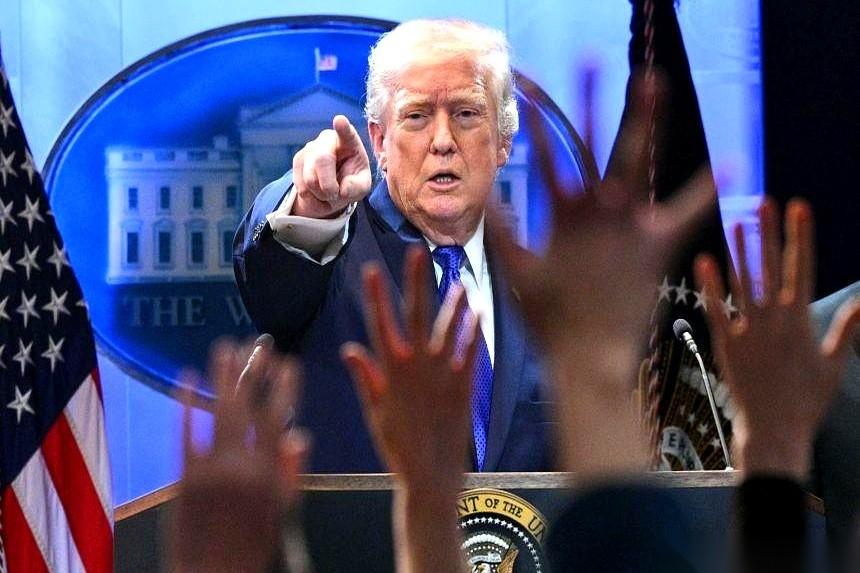 特朗普这招，有点意思。他前脚刚用大写字母吼出来：贸易逆差已经暴降78%！第二