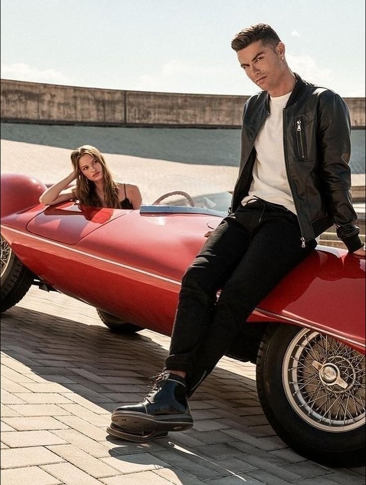 C罗c罗从小狗到熟男，对广告驾驭愈发娴熟