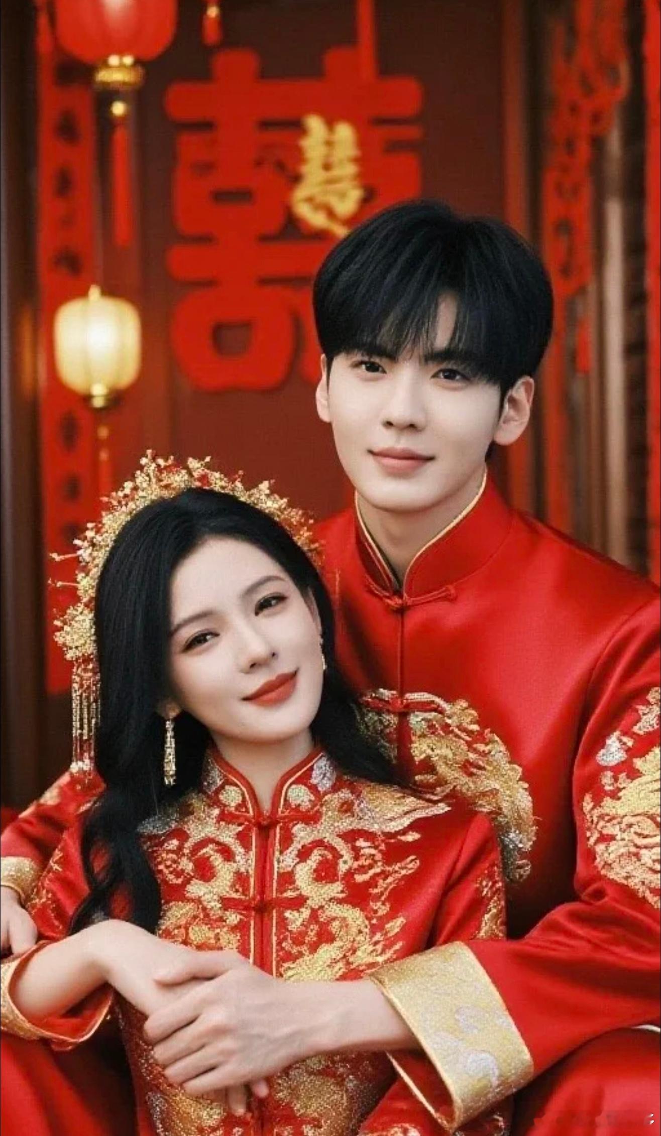 亲嘴亲多了两人才会越来越像吧，光靠剧里那点吻戏不至于两个人长得这么像吧