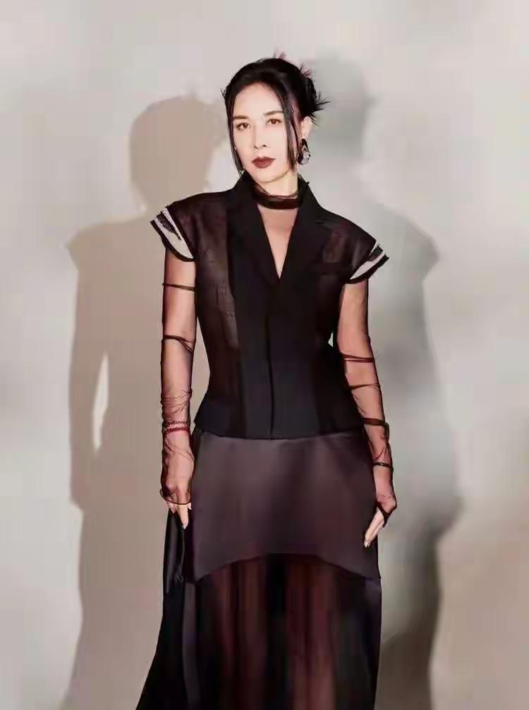 善恶到头终有报！58岁“天后”那英，终为自己的“狂妄”付出代价“善恶到头终有报