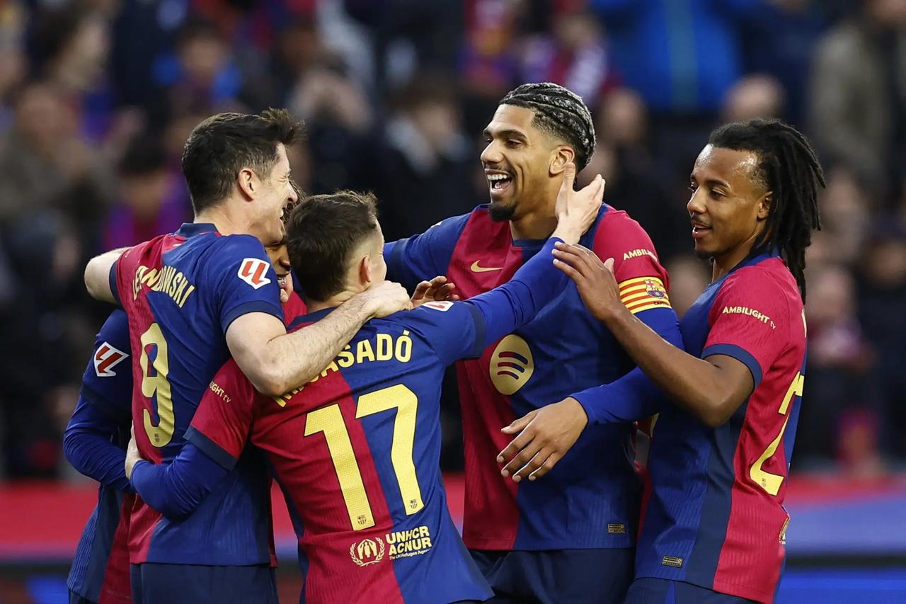 这场球算是看明白西蒙尼战术了，弄几个小孩上去拼，动作也稍微大一些，然后一看裁判对