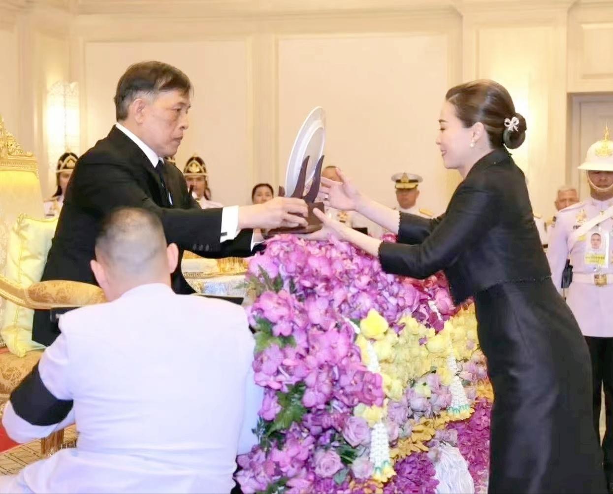 苏提达王后又让人刮目相看了12月7日，苏提达在国际帆船赛中夺得亚军，有人说是