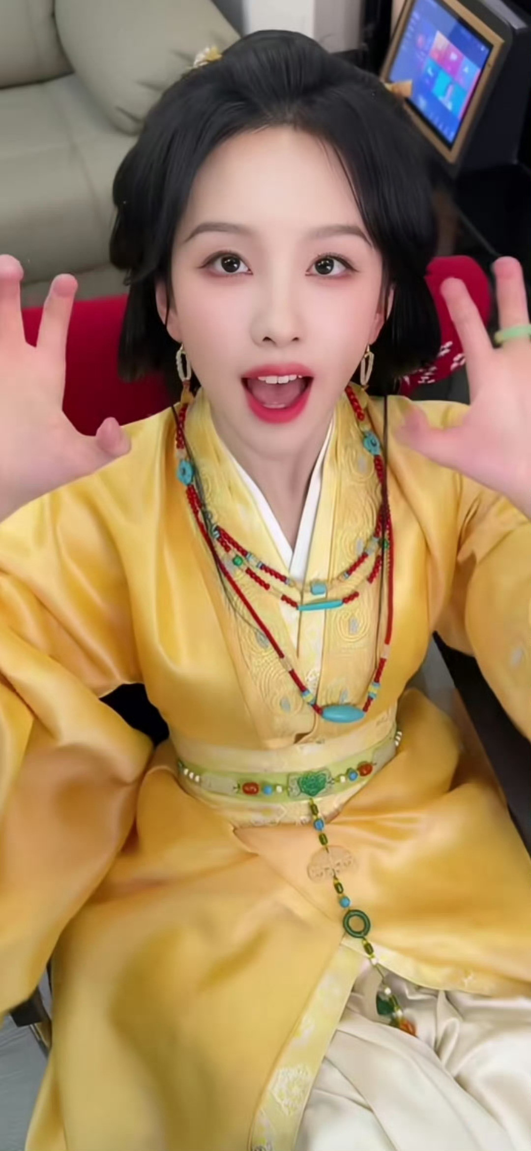 陈都灵小嘴巴张得大大的😍​​​