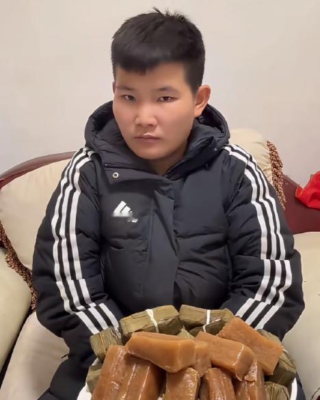 反诈博主成了诈骗嫌犯？80万粉网红“小四爷”停更两月被证实落网，送一人去缅甸赚1