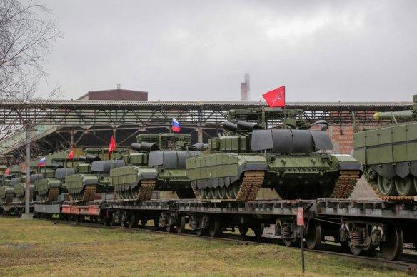 新型坦克T-72B3M和T-90M在胜利日前夕被送往部队在过去的三年