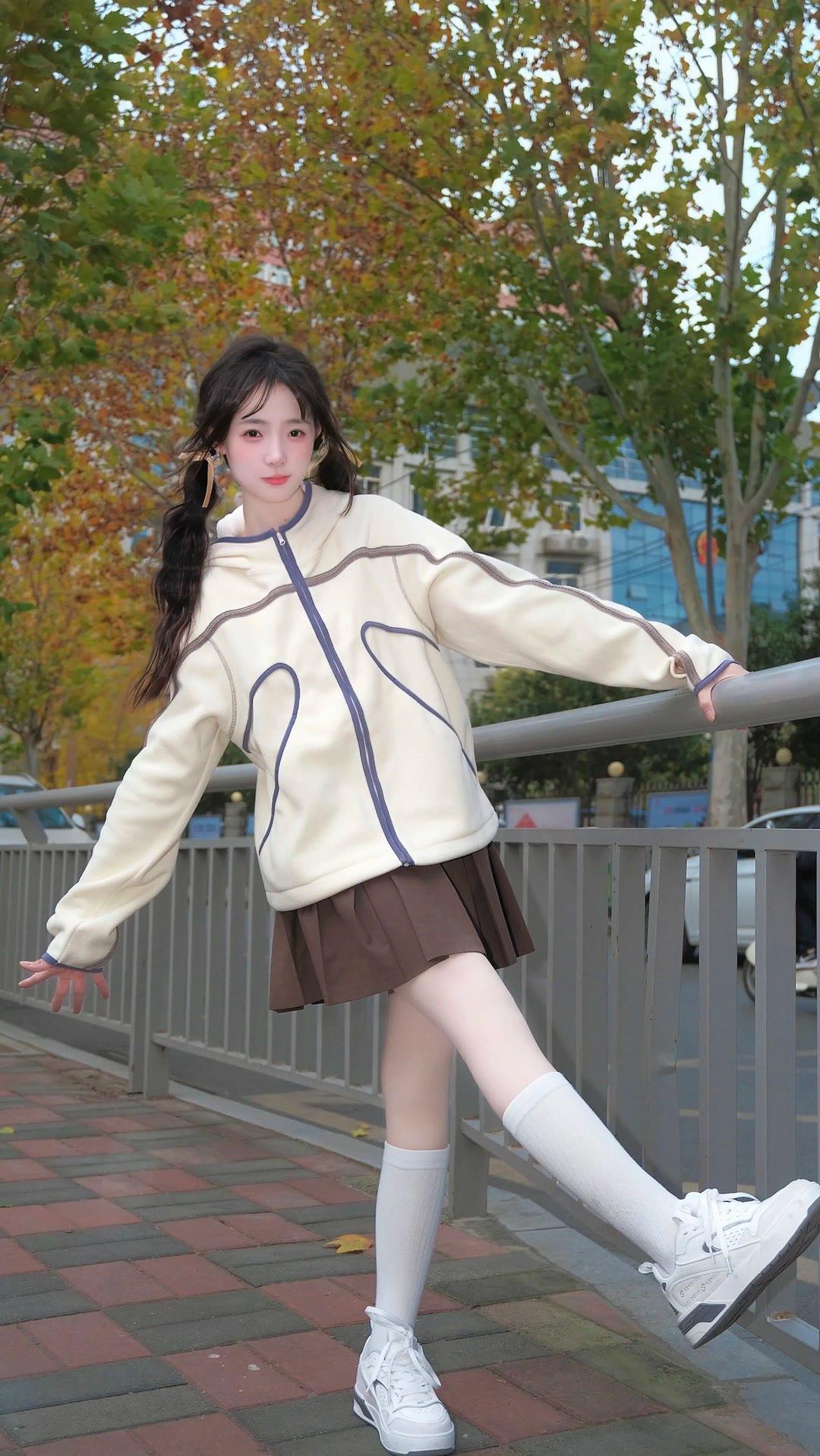 知性美女穿搭分享