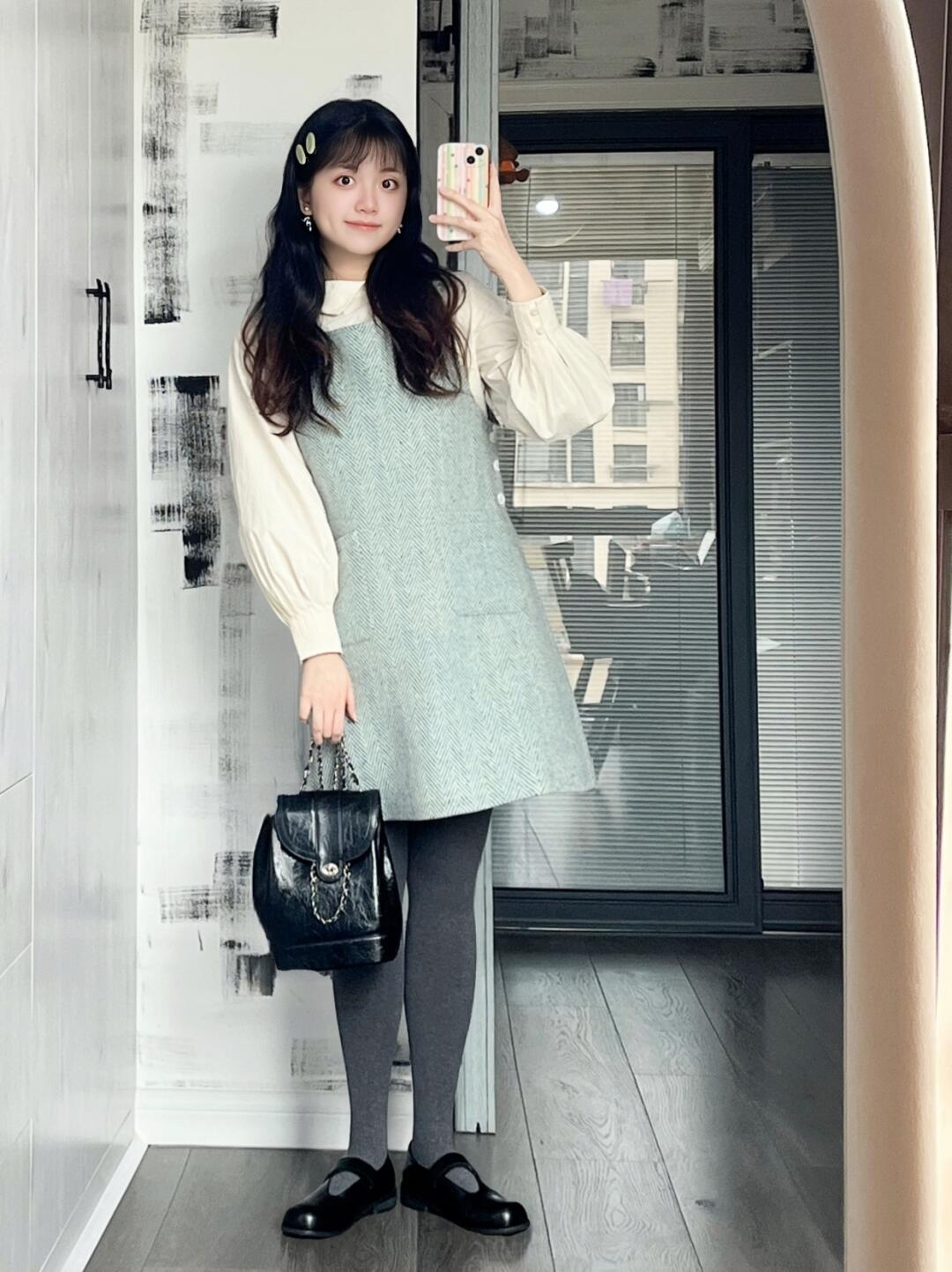 秋冬敲减龄的粗花呢背心裙 是薄荷方糖呀