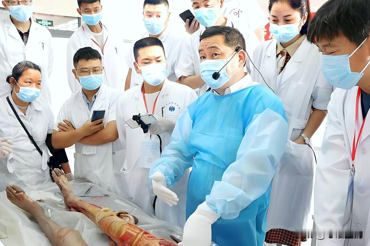 谁能告诉我，医学临床解剖到底有多难？儿子今年在安医大上大一，临床医学5+3一