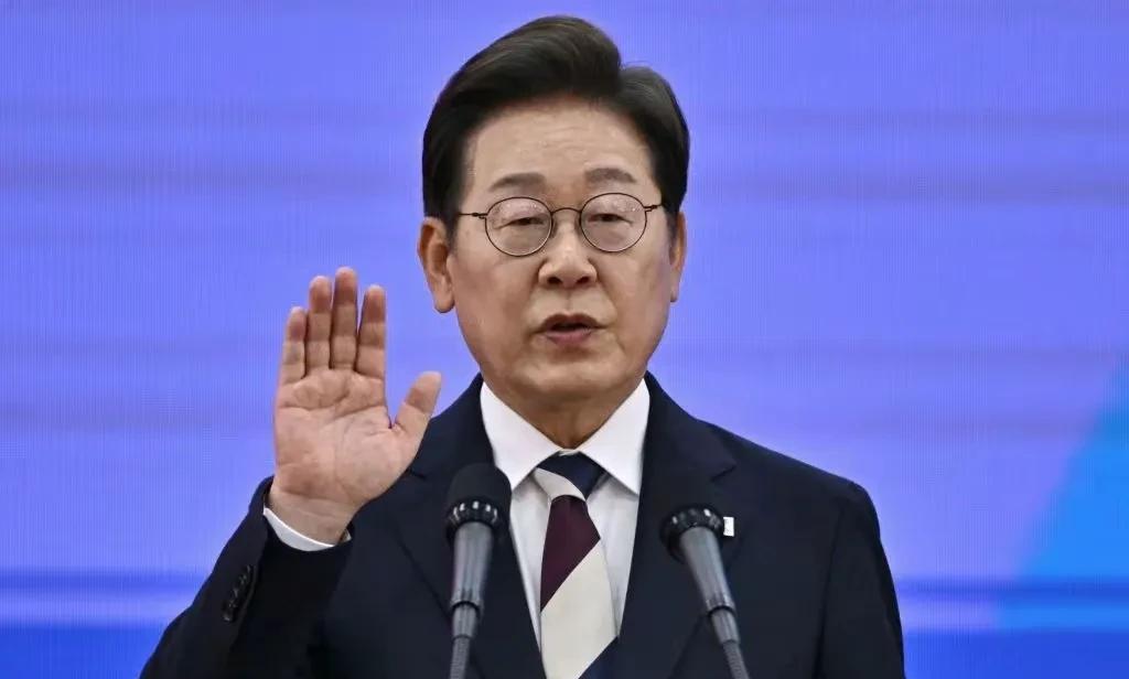 刚上任就迎噩耗青瓦台魔咒再现李在明又被法院盯上韩国总统有豁免权但法院添乱
