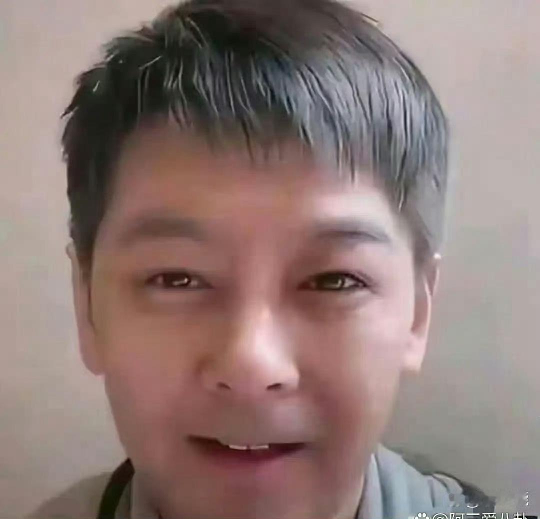 林志颖变老我觉得挺正常，变年轻也不稀奇，但现在居然跟以前完全不像了。​​​
