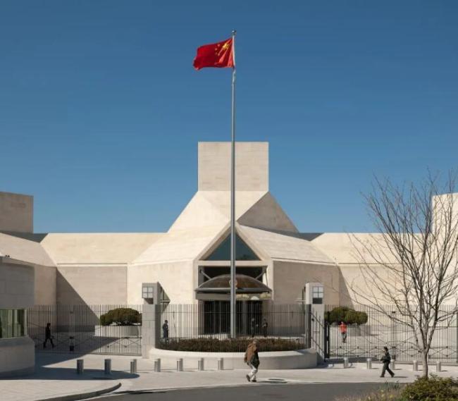 有人冒用中国使领馆电话诈骗在外中国公民国内外多家媒体报道，近日，我国驻美国大