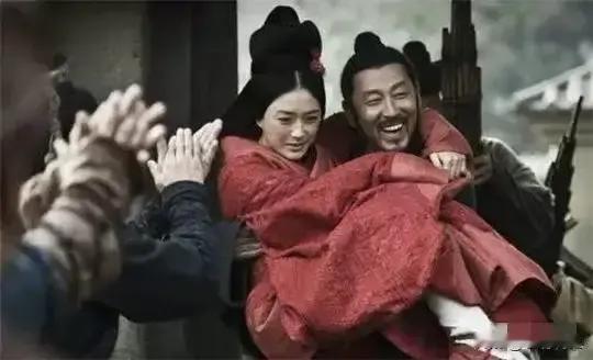 刘邦为什么最后不爱吕雉了呢？我们知道吕雉嫁给刘邦，是他父亲撮合的，吕公从面相上看