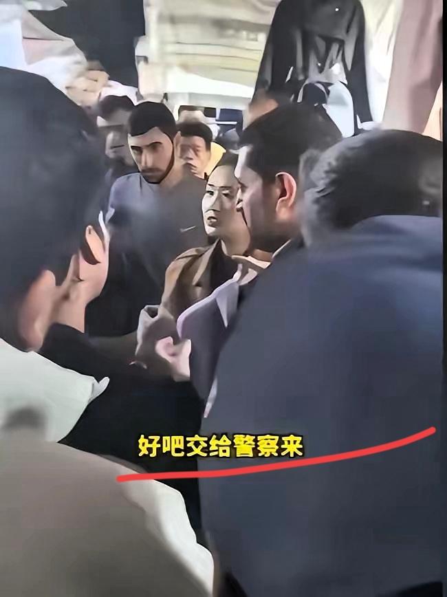 印度旅游团义乌“漏付”衣服这事儿，看了视频真让人五味杂陈！老板娘被十几个人