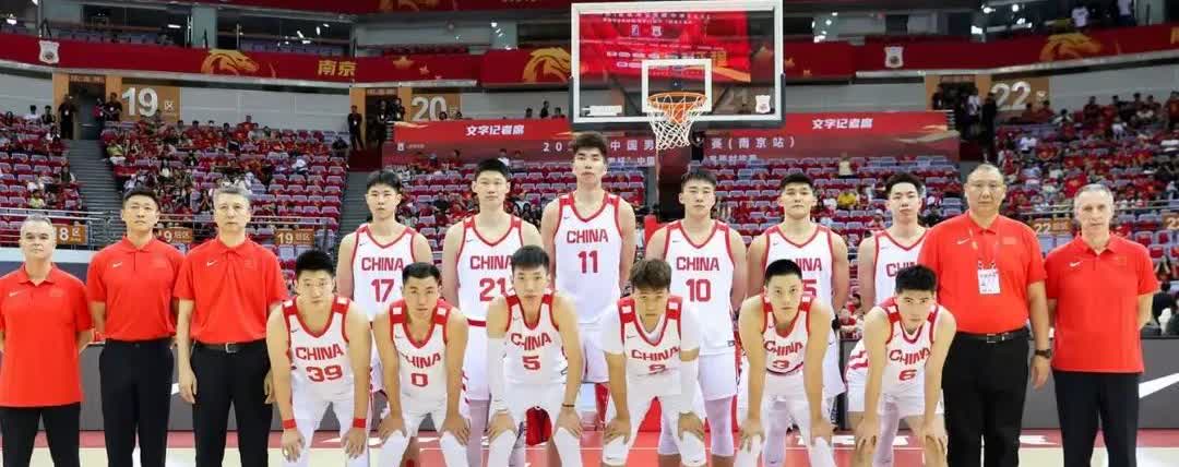 男篮亚洲杯晋级球队如下1、中国🇨🇳——C组第一直通八强2、新西兰